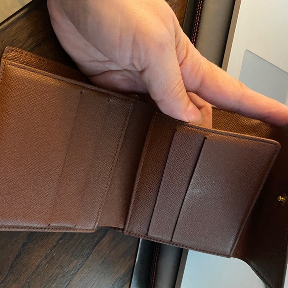 Louis Vuitton Monogram Porte Monnaie Billets Carte - Picture 4 of 9